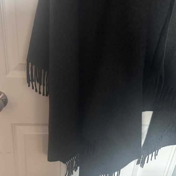 Chic Charcoal Women's Poncho - Picture 3 of 6